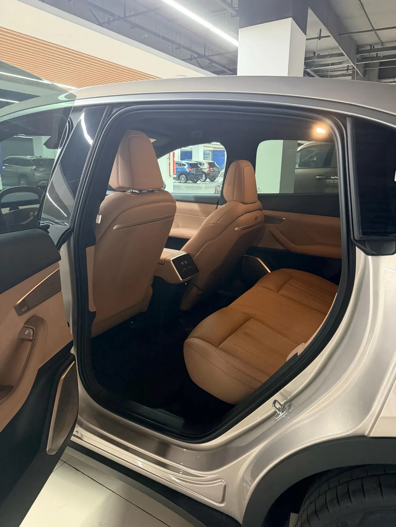 ONVO 2025 L60 60kWh four-wheel drive version automatic gear 3