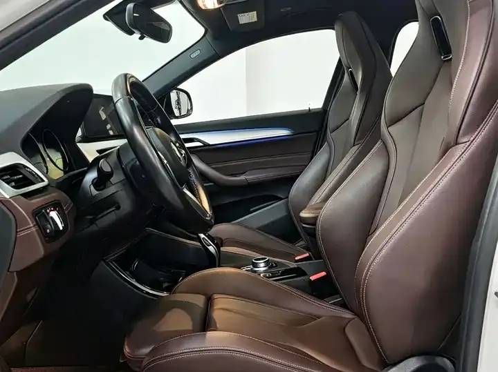 BMW X2 2021 sDrive25i exclusive M sports suit 4