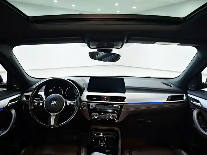 BMW X2 2021 sDrive25i exclusive M sports suit 5