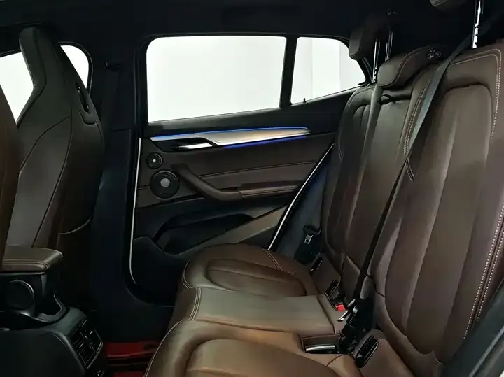 BMW X2 2021 sDrive25i exclusive M sports suit 6