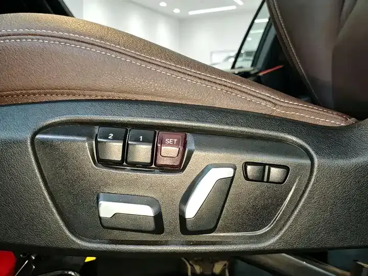 BMW X2 2021 sDrive25i exclusive M sports suit 7