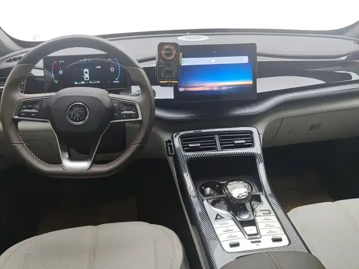 2024 Qin PLUS Glory Edition DM-i 55km Leading Model 12