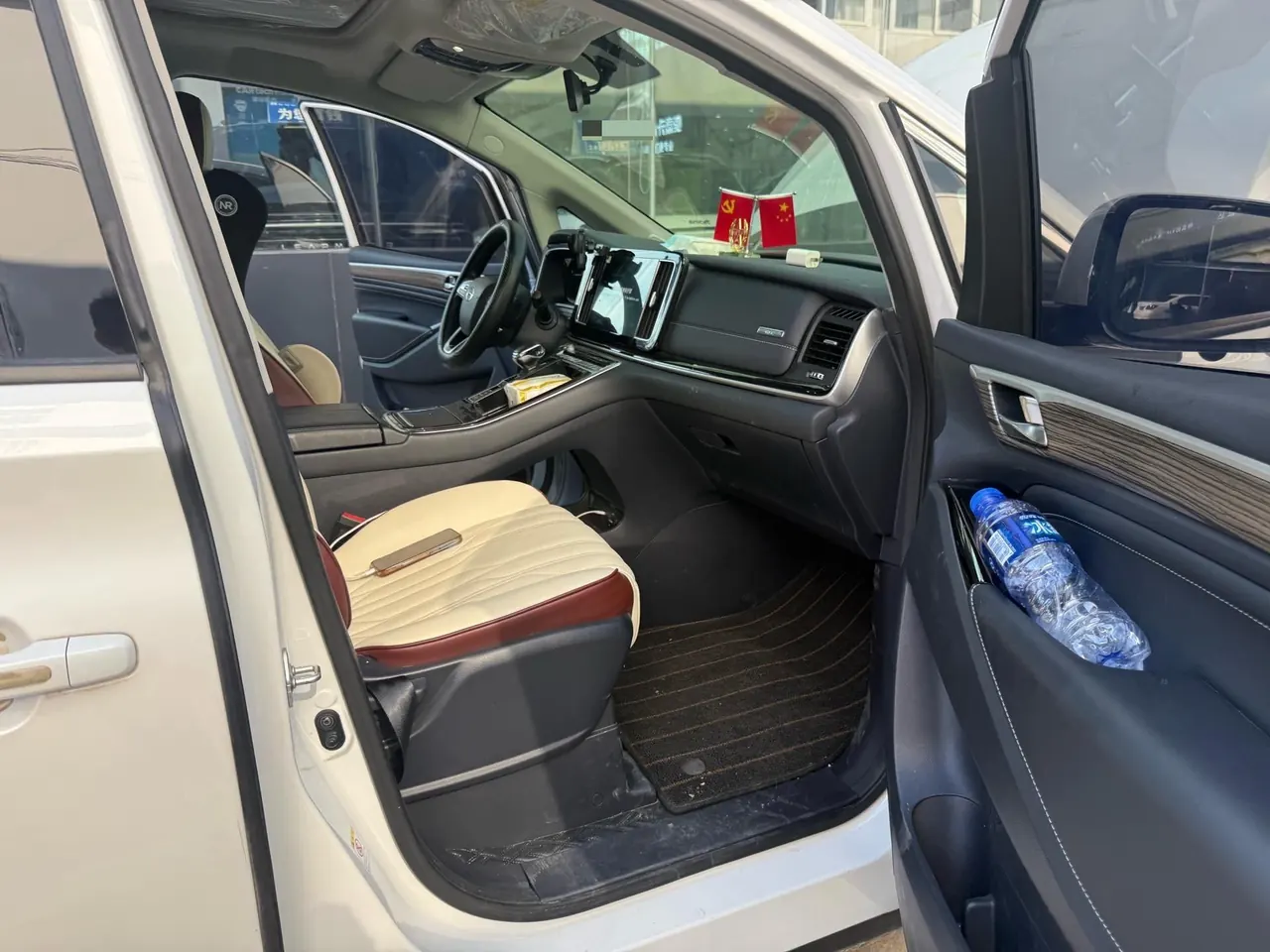 Chuanqi 2023 M8 2.0T 390T Lingxiu Series Deluxe Edition Automatic Gear 16
