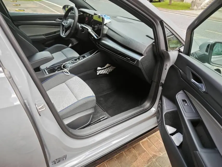 Volkswagen 2026 Golf 8 R-Line 1.5TSI 300TSI Automatic 6