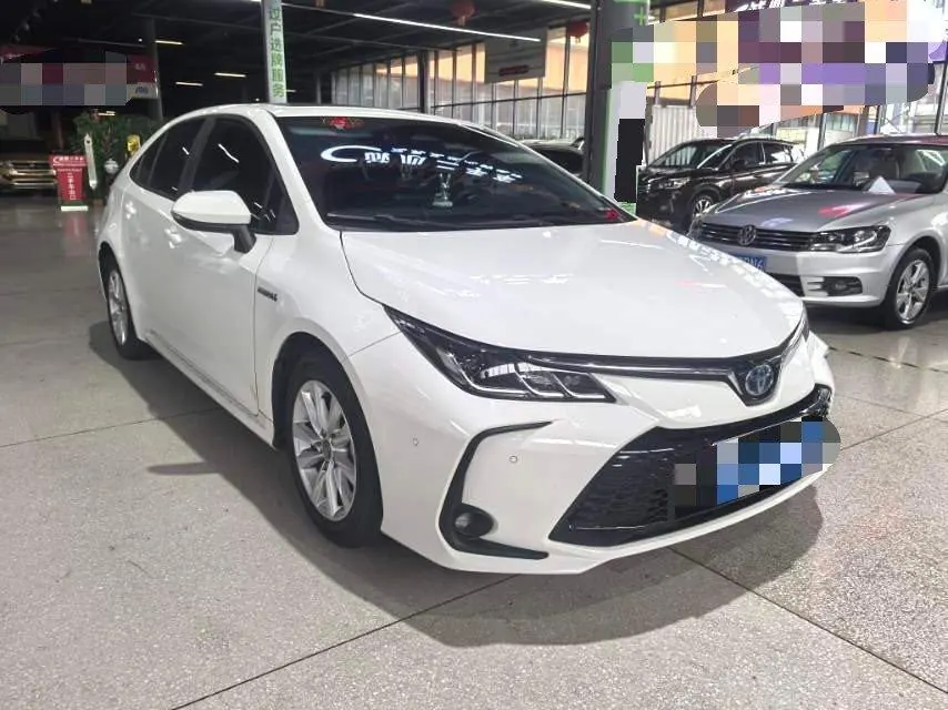 Toyota 2023 Corolla Double Engine 1.8 Stepless Intelligent Electric Hybrid Elite Automatic Gear 2