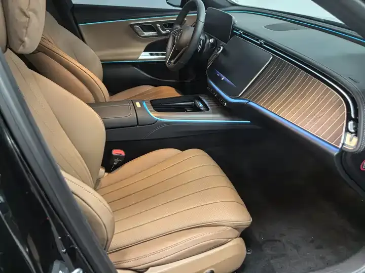 Mercedes Benz E-Class 2025 E 300 L Fashion 10