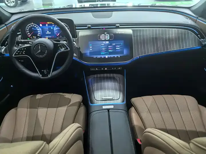 Mercedes Benz E-Class 2025 E 300 L Fashion 12
