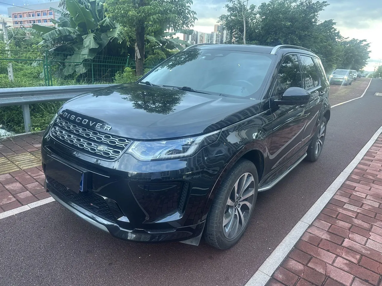 Land Rover 2023 Discovery Sports Edition 48V 2.0T 249PS R-Dynamic S Performance Edition Automatic Gear - View 1