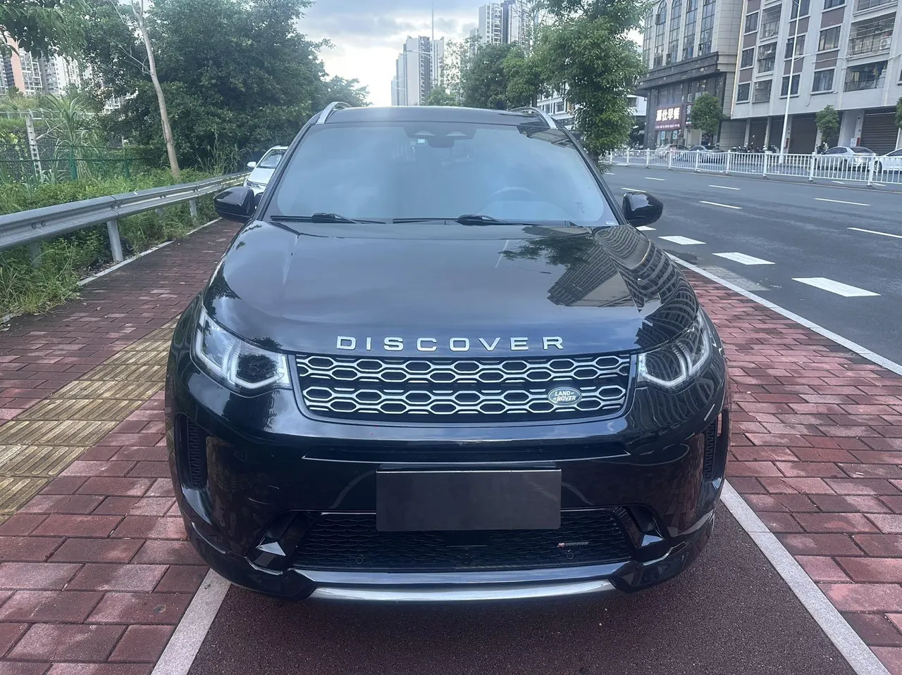Land Rover 2023 Discovery Sports Edition 48V 2.0T 249PS R-Dynamic S Performance Edition Automatic Gear 2