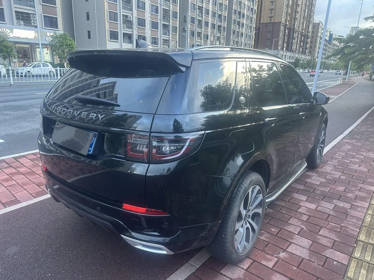 Land Rover 2023 Discovery Sports Edition 48V 2.0T 249PS R-Dynamic S Performance Edition Automatic Gear 7