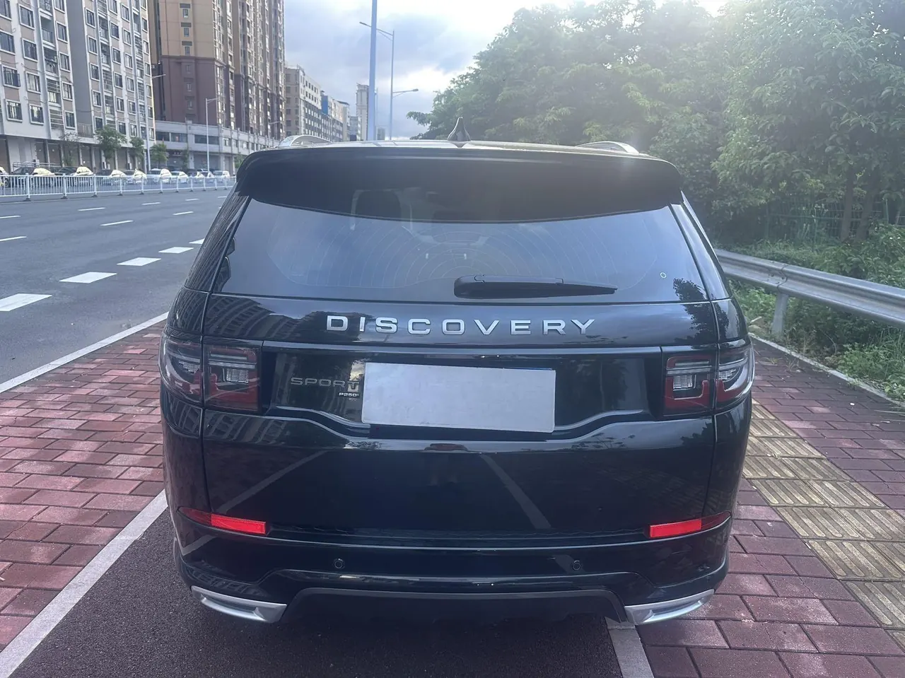 Land Rover 2023 Discovery Sports Edition 48V 2.0T 249PS R-Dynamic S Performance Edition Automatic Gear 8