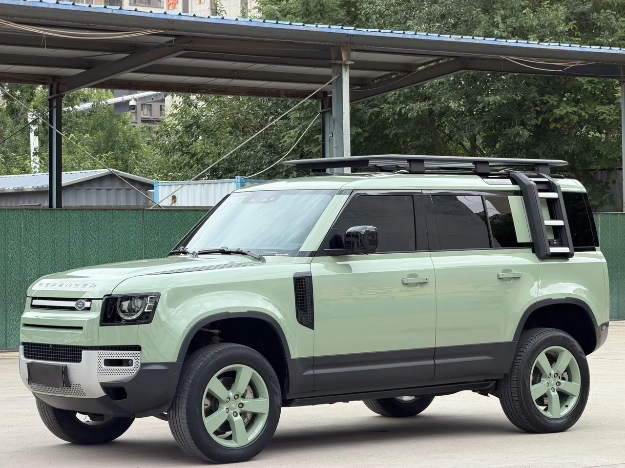 Land Rover Guard (Imported) 2023 Guard 110 48V 3.0T P400 75th Anniversary Legendary Automatic Gear - View 1