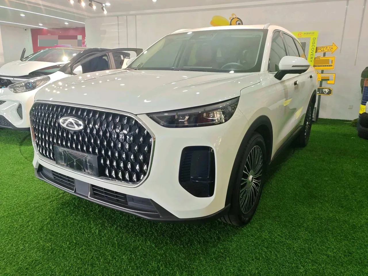 Open image lightbox: Chery 2024 Ruihu 8 L 2.0T Two-Drive Deluxe Edition 7-seat Automatic Gear