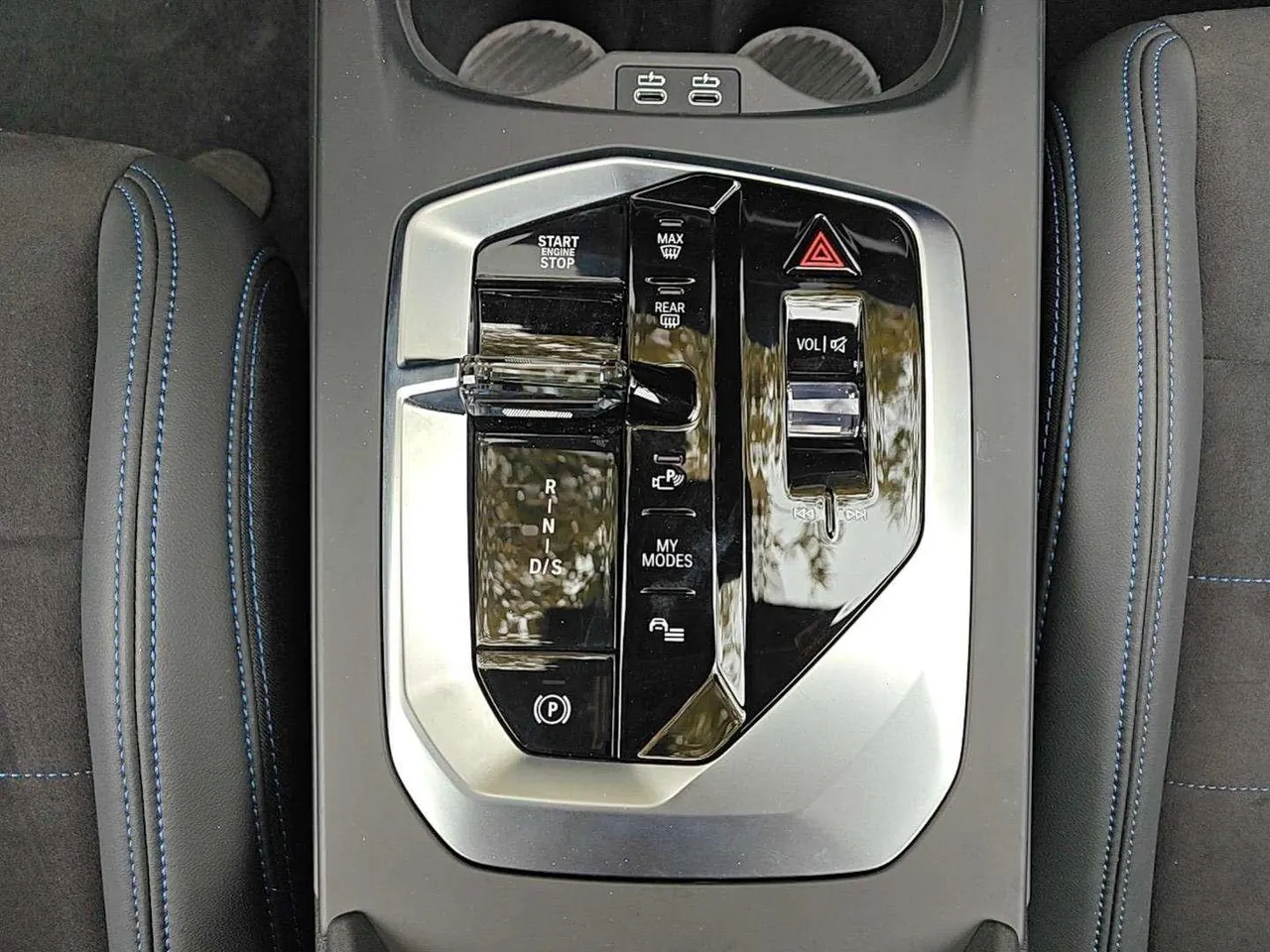 BMW 2 Series 2025 M235L 2.0T Automatic 10