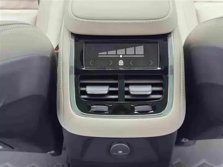 Volvo XC90 plug-in hybrid 2025 T8 Zhizun Deluxe Edition 7 seats 11