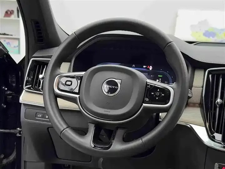 Volvo XC90 plug-in hybrid 2025 T8 Zhizun Deluxe Edition 7 seats 12