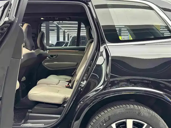 Volvo XC90 plug-in hybrid 2025 T8 Zhizun Deluxe Edition 7 seats 7
