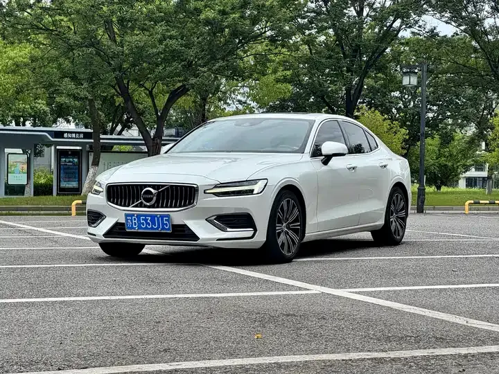 Volvo S60 2020 T4 Zhiyuan Deluxe Edition 3