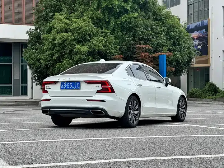 Volvo S60 2020 T4 Zhiyuan Deluxe Edition 4
