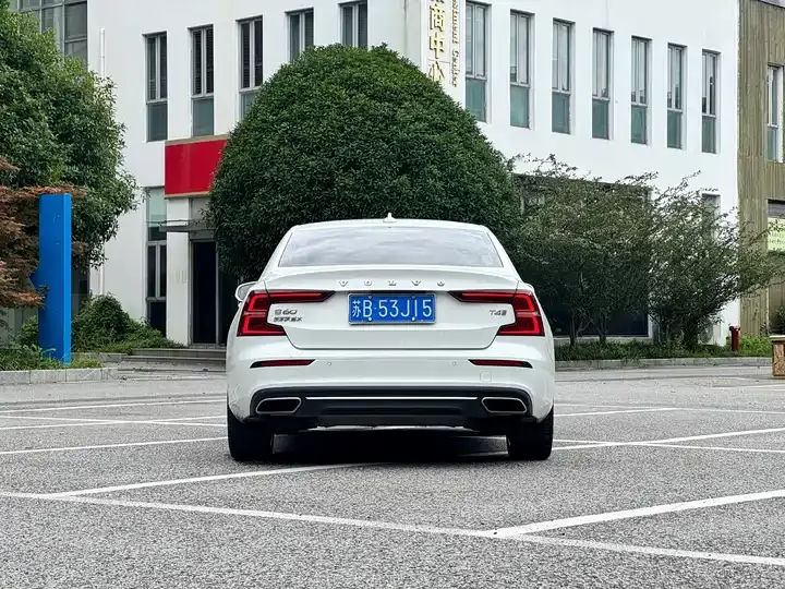 Volvo S60 2020 T4 Zhiyuan Deluxe Edition 5