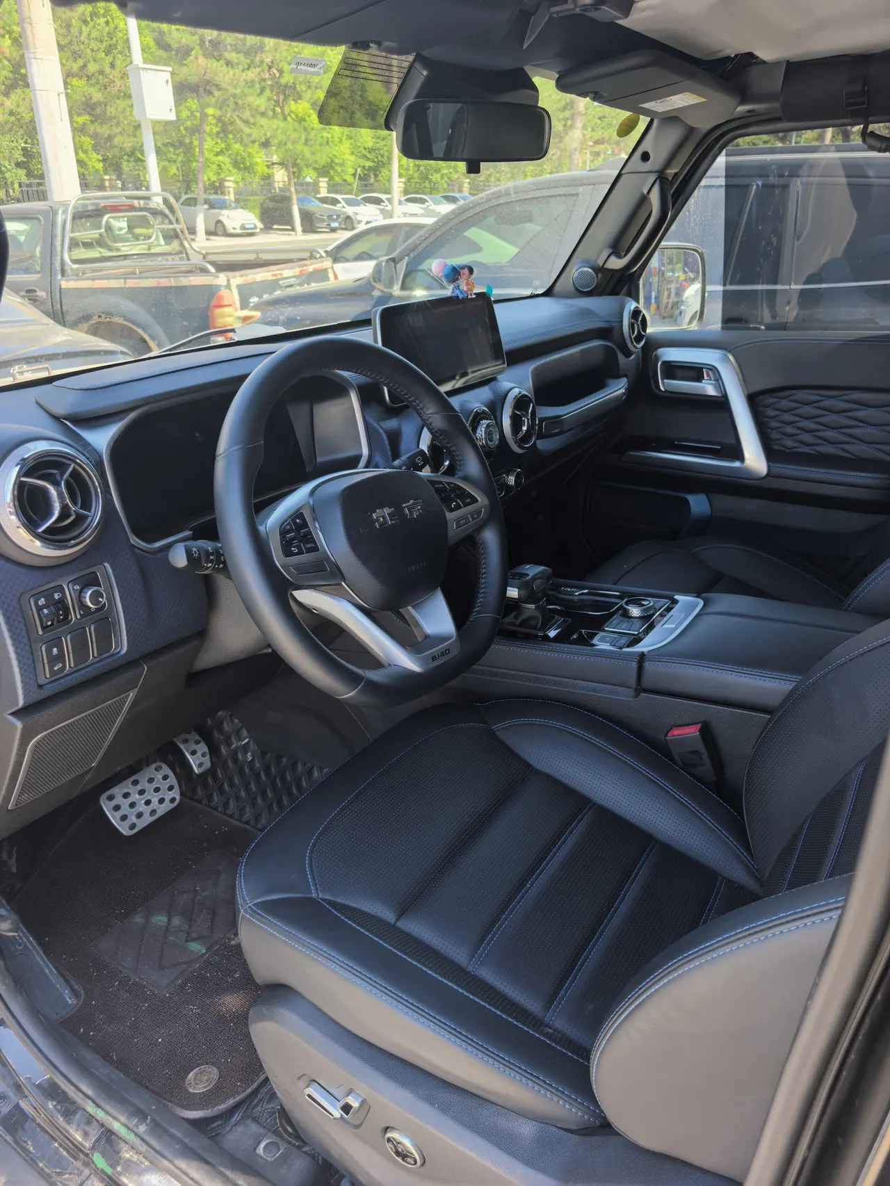 Beijing 2020 BJ40 2.0T 4-wheel drive city hunter version chivalrous automatic gear 4