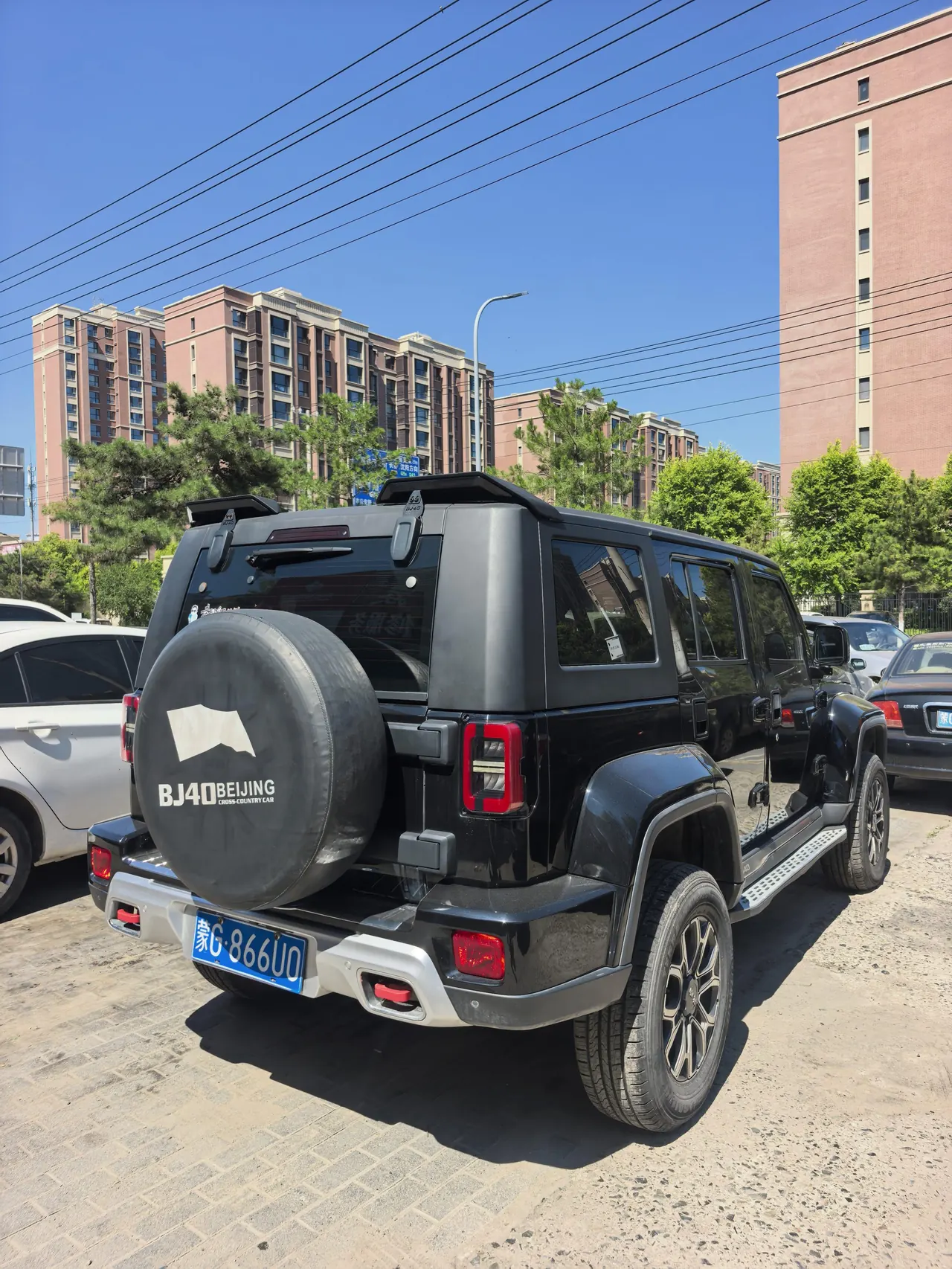 Beijing 2020 BJ40 2.0T 4-wheel drive city hunter version chivalrous automatic gear 6