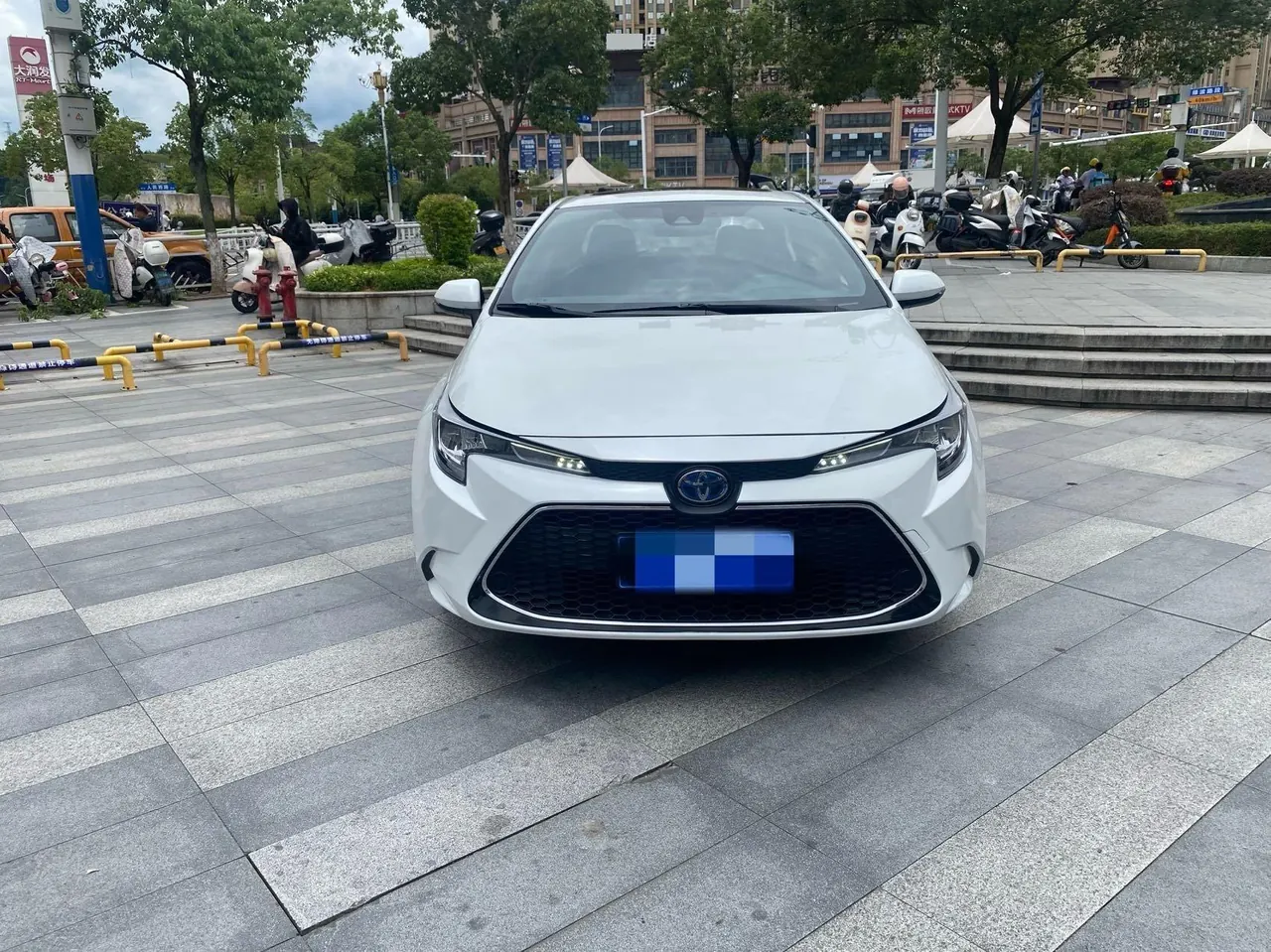 Toyota 2021 Lei Ling Shuangqing 1.8H Stepless Deluxe Edition Automatic Gear 2