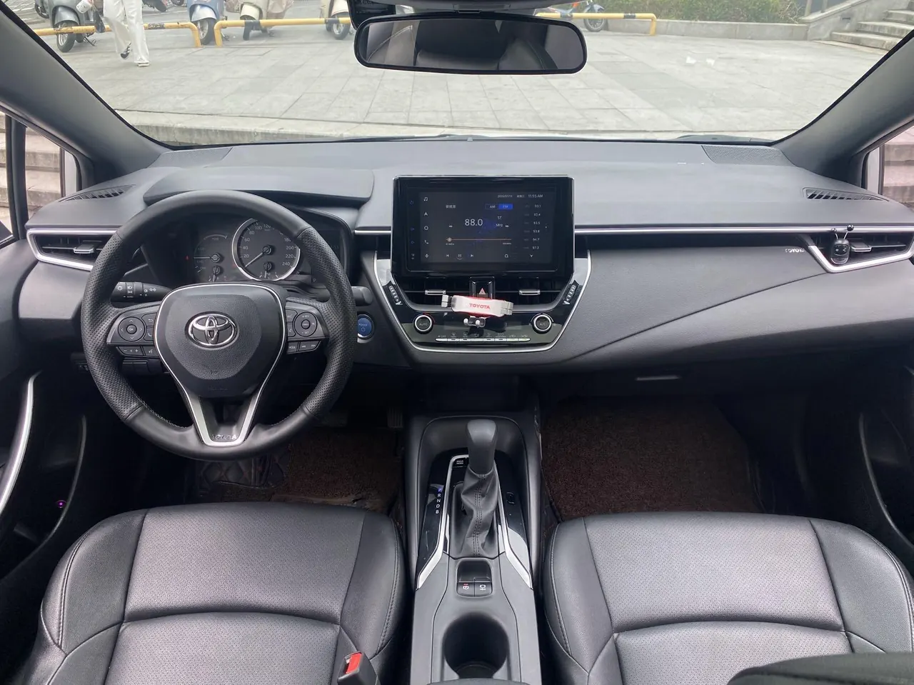 Toyota 2021 Lei Ling Shuangqing 1.8H Stepless Deluxe Edition Automatic Gear 7