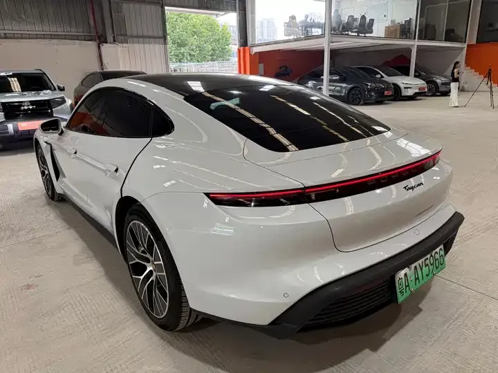 Taycan 2020 model Taycan 7