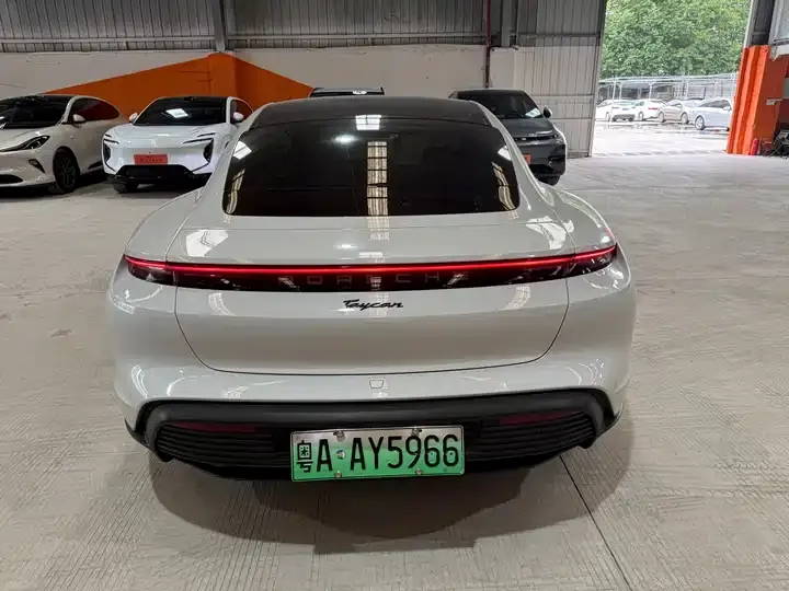 Taycan 2020 model Taycan 8