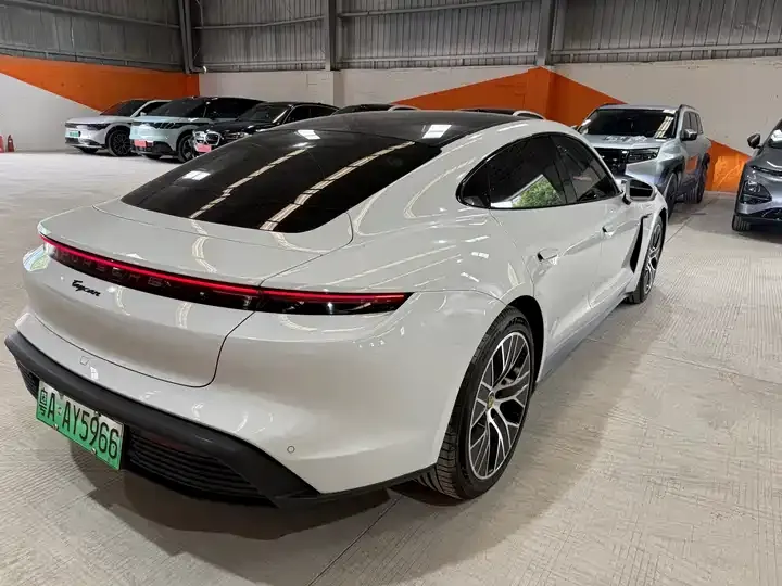 Taycan 2020 model Taycan 9