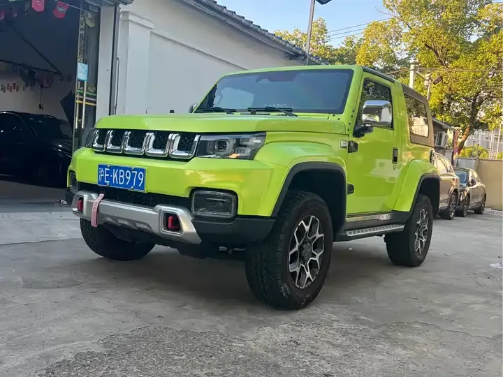 Beijing off-road BJ40 2020 2.0T automatic four-wheel drive salute 2020 edition chivalrous man model - View 1
