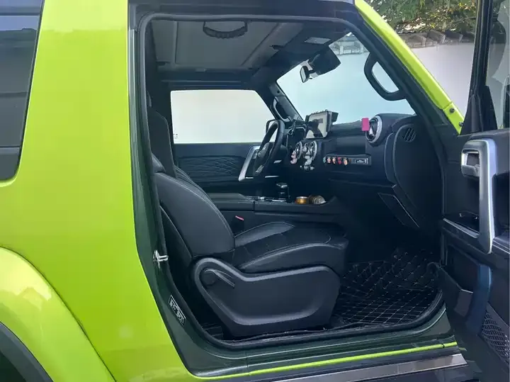 Beijing off-road BJ40 2020 2.0T automatic four-wheel drive salute 2020 edition chivalrous man model 5
