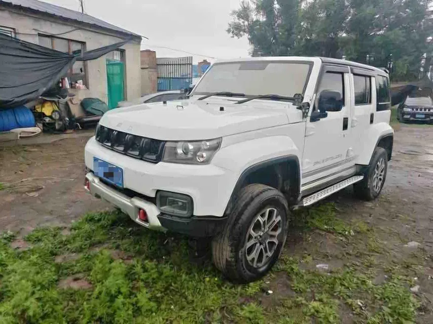 Beijing 2022 BJ40 2.0T four-wheel drive official edition automatic gear - View 1