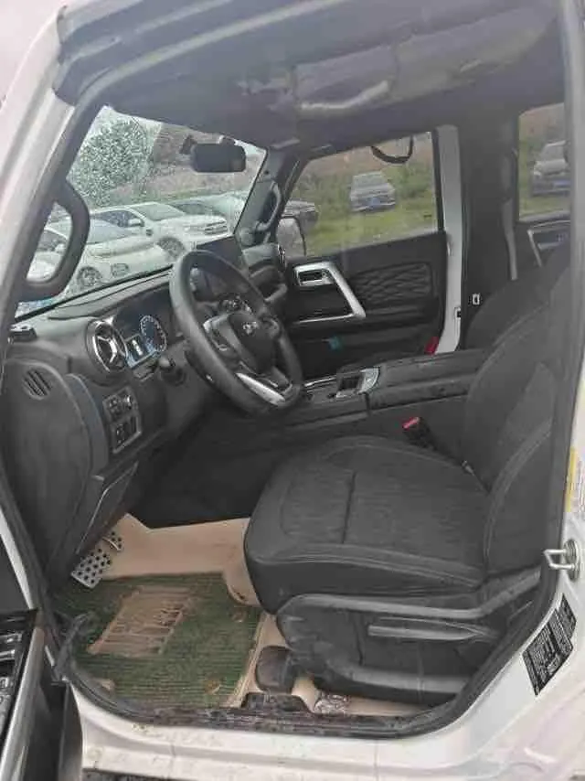 Beijing 2022 BJ40 2.0T four-wheel drive official edition automatic gear 4