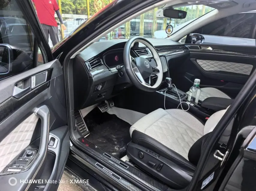 Volkswagen 2023 Magotan 2.0TSI 380TSI 2 million Commemorative Flagship Automatic Gear 2