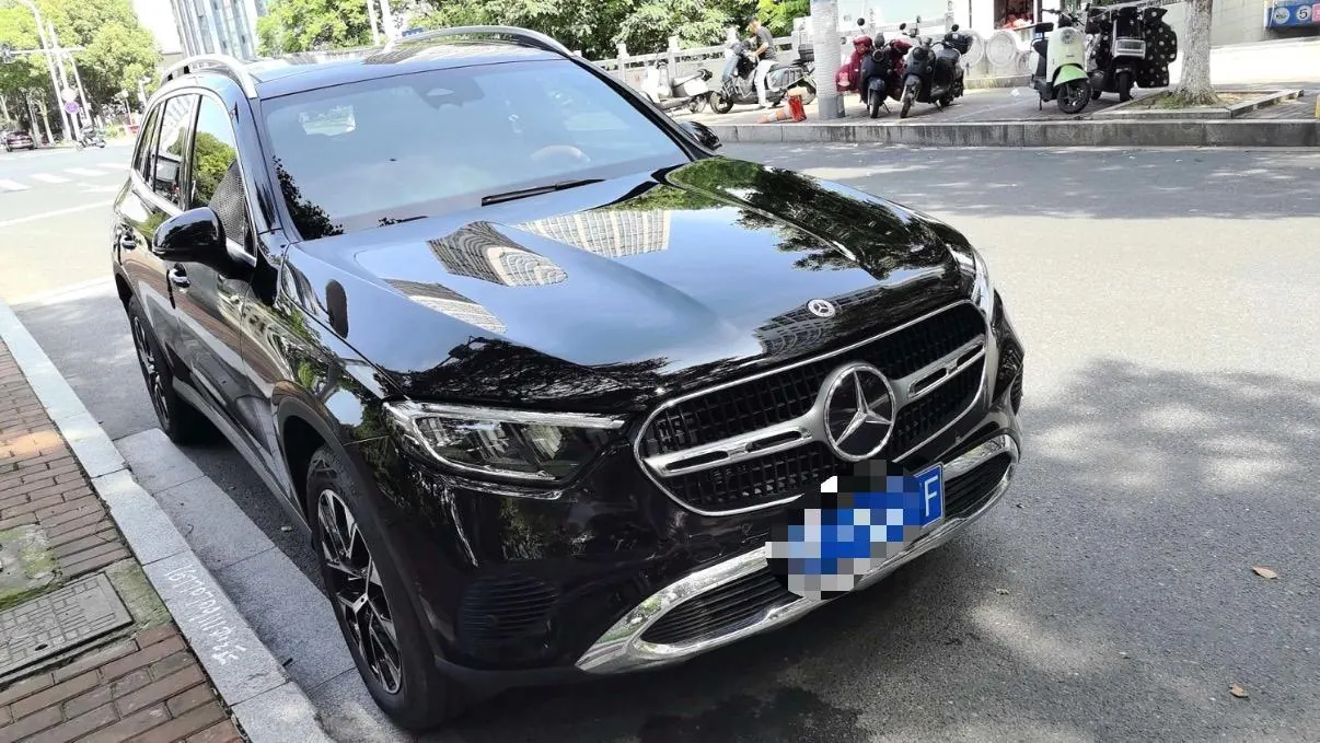 Mercedes Benz 2025 GLC 260 L 4MATIC 48V 2.0T Dynamic 5-seat Automatic Gear 6