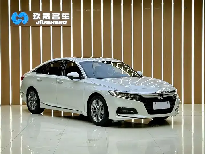 Accord 2018 260TURBO Deluxe Edition China VI 3