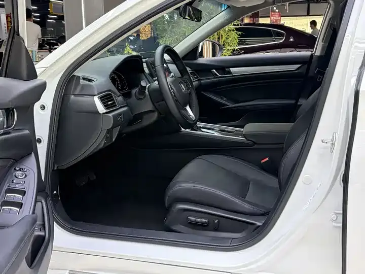 Accord 2018 260TURBO Deluxe Edition China VI 5
