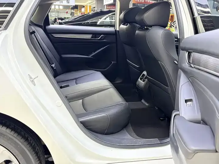 Accord 2018 260TURBO Deluxe Edition China VI 9