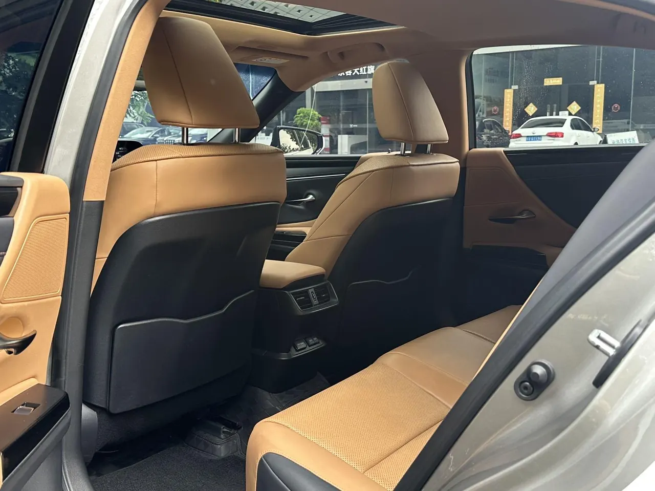 Lexus ES (Imported) 2021 ES200 2.0 Stepless Premium Edition Automatic Gear 6
