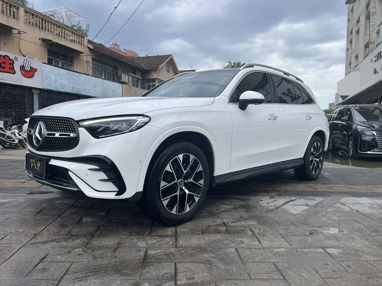 Mercedes Benz 2024 GLC 260 L 4MATIC 48V 2.0T Luxury 5-seat Automatic Gear - View 1
