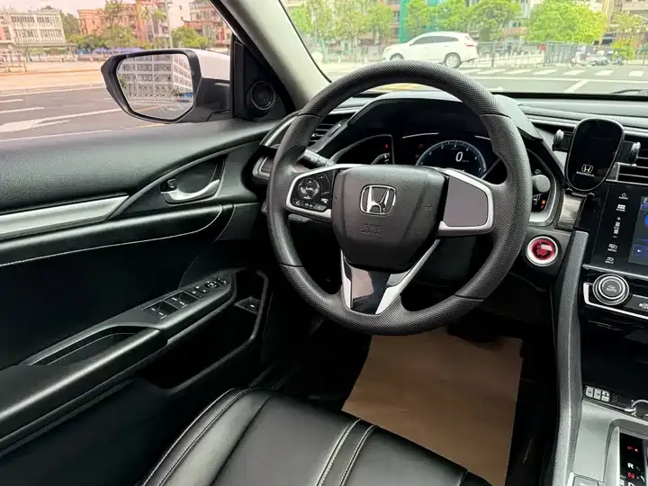 Civic 2019 220TURBO CVT Dynamic Edition National V 12