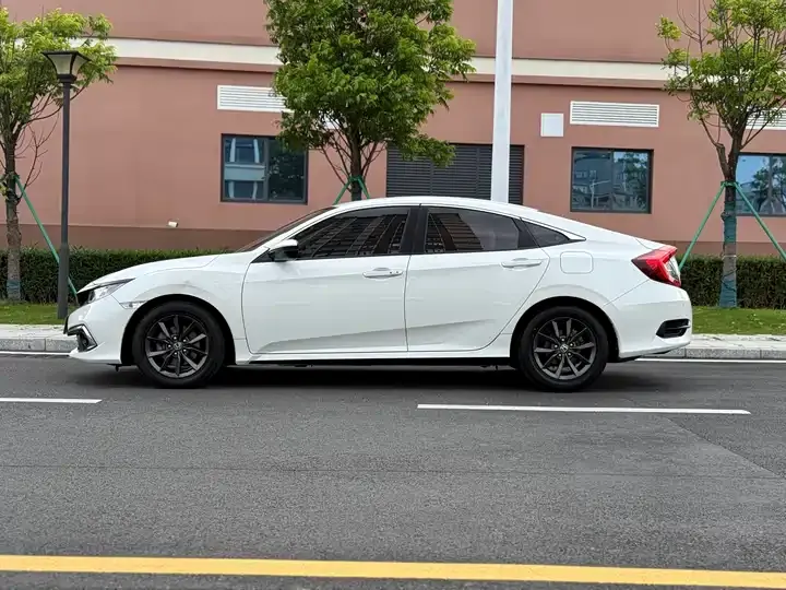 Civic 2019 220TURBO CVT Dynamic Edition National V 4
