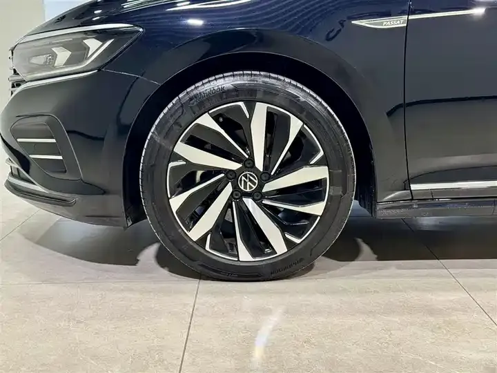Passat 2025 outstanding 380TSI Longteng Edition 11