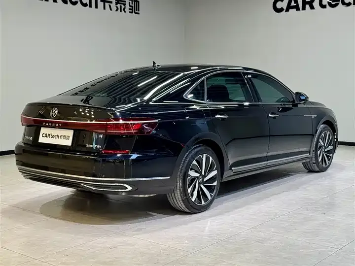 Passat 2025 outstanding 380TSI Longteng Edition 5