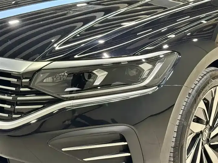 Passat 2025 outstanding 380TSI Longteng Edition 9
