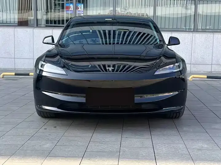 Model 3 2023 rear-wheel drive version - View 1