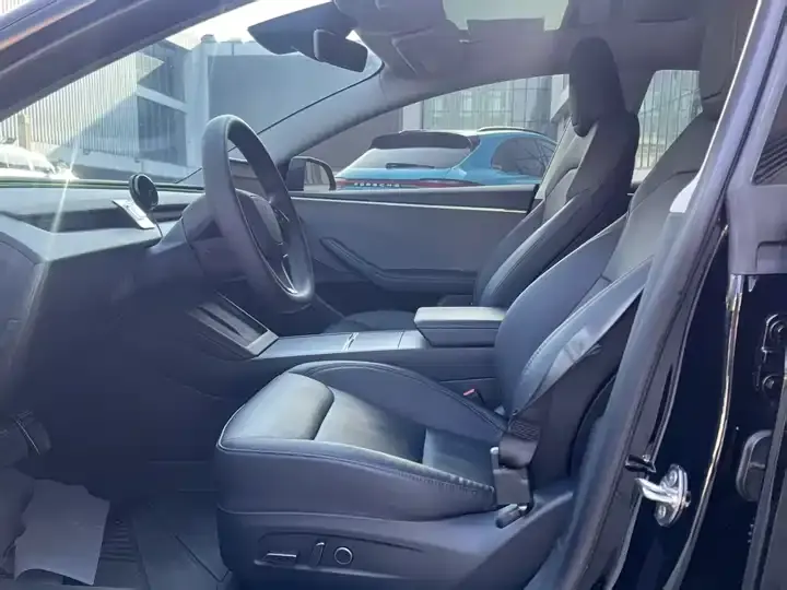 Model 3 2023 rear-wheel drive version 4