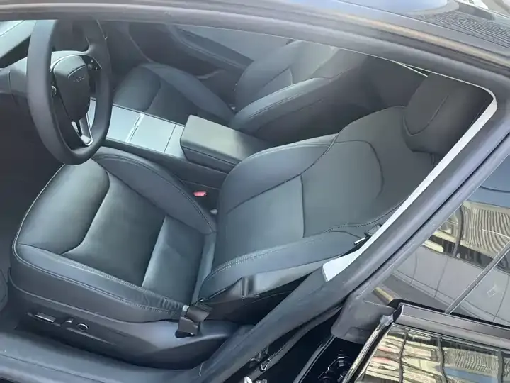 Model 3 2023 rear-wheel drive version 9